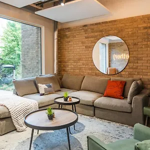 Hillfort House: Modern With Shared Kitchen In Brighton